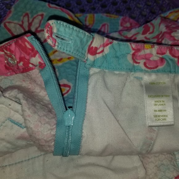 Lilly Pulitzer Short, Side Zip, Size 2. - Picture 6 of 7